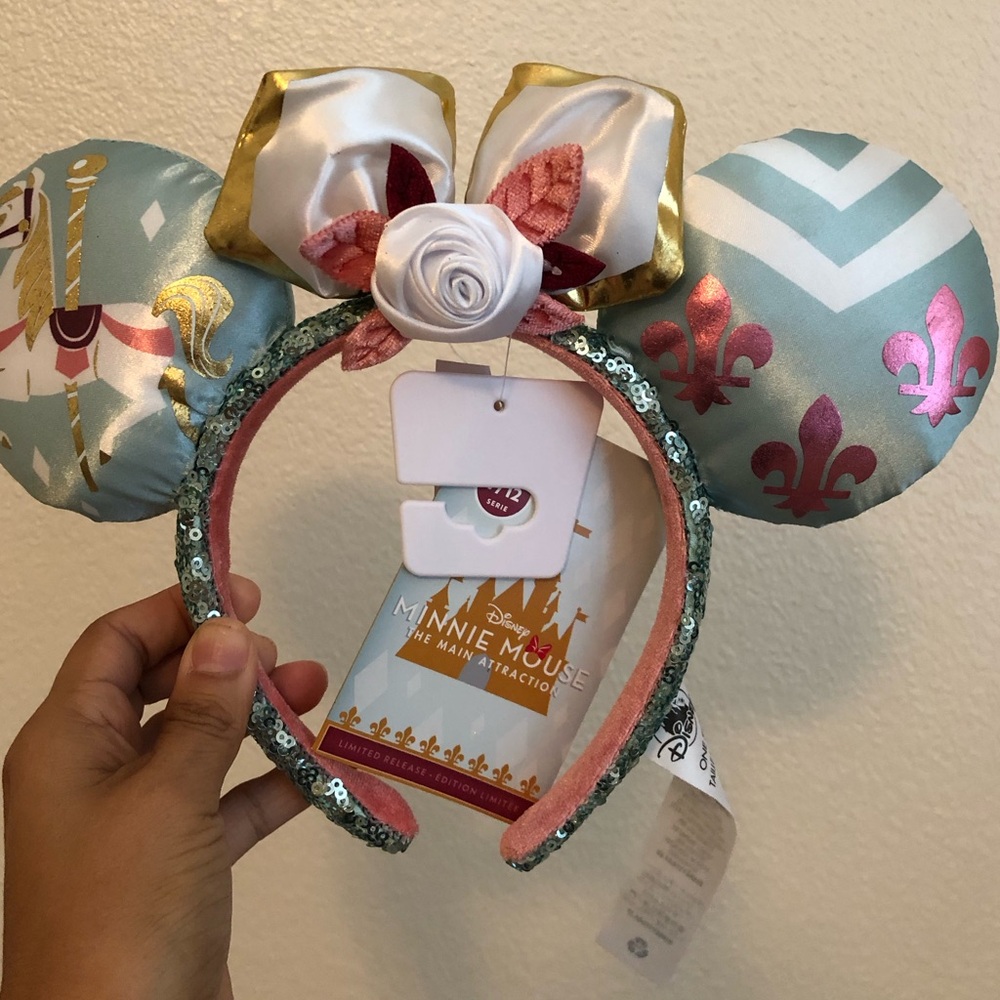 Minnie Mouse Main Attractions Carousel Ears